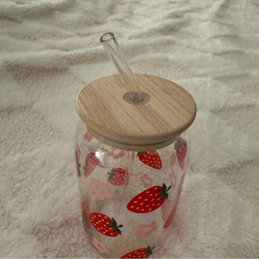 Strawberry & Daisy Glass Cup With Glass Straw. - Picture 2 of 2